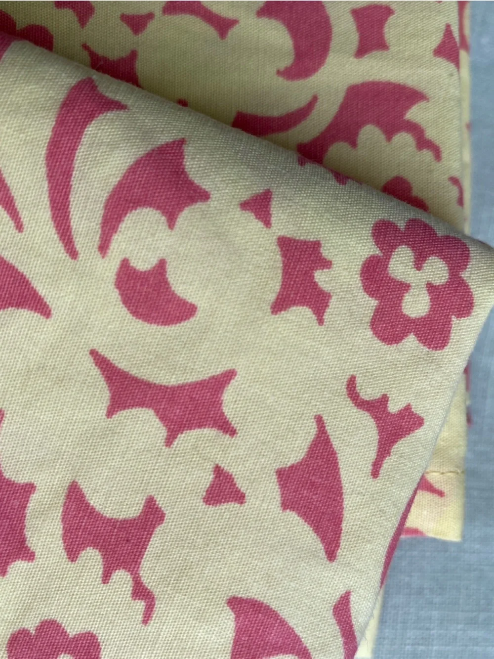 Set of 4 vintage Anthropologie yellow pink floral cotton napkins